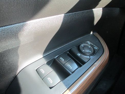 Used 2021 GMC Acadia SLE w/ Driver Convenience Package image 22