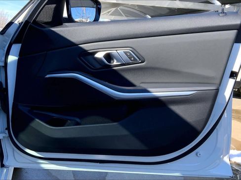 Used 2019 BMW 330i xDrive 330i xDrive w/ Convenience Package image 22