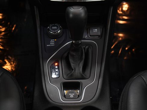 Used 2021 Jeep Cherokee Latitude Lux 80th Anniv w/ Quick Order Package 26U 80TH image 16