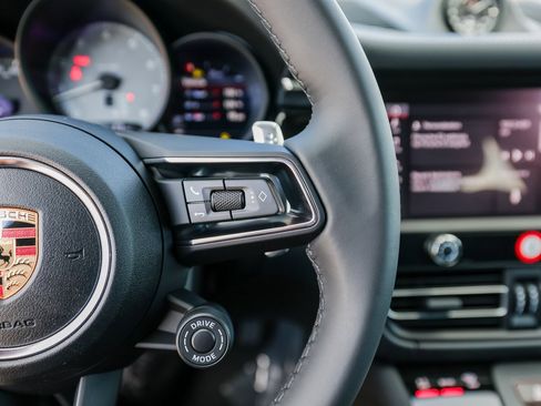 New 2025 Porsche Macan S image 16