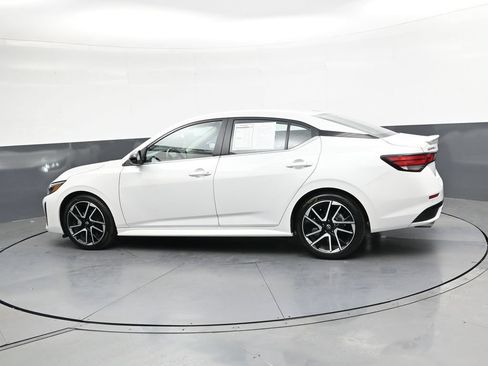 Used 2025 Nissan Sentra SR FWD image 8
