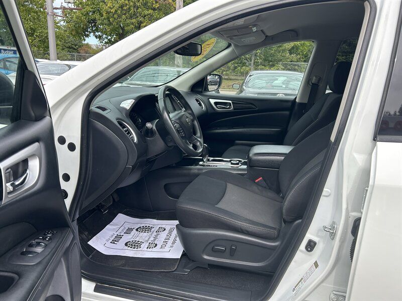 Used 2018 Nissan Pathfinder SV AWD/4WD image 9