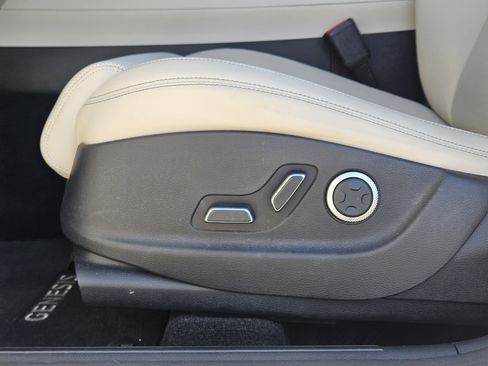 Used 2025 Genesis GV70 2.5T w/ Select Package image 22