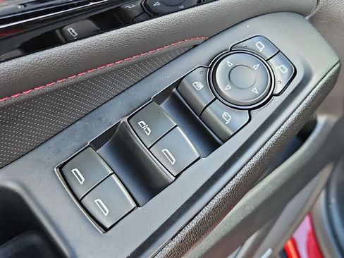 Used 2024 Chevrolet Traverse RS FWD image 24