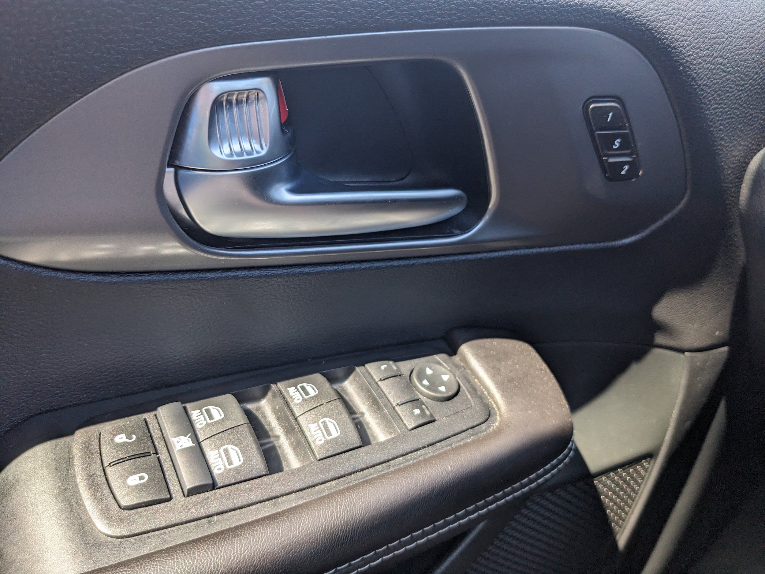 Used 2026 Chrysler Pacifica Select FWD image 34