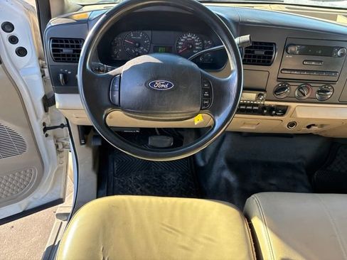 Used 2007 Ford F550 2WD Crew Cab Super Duty image 13