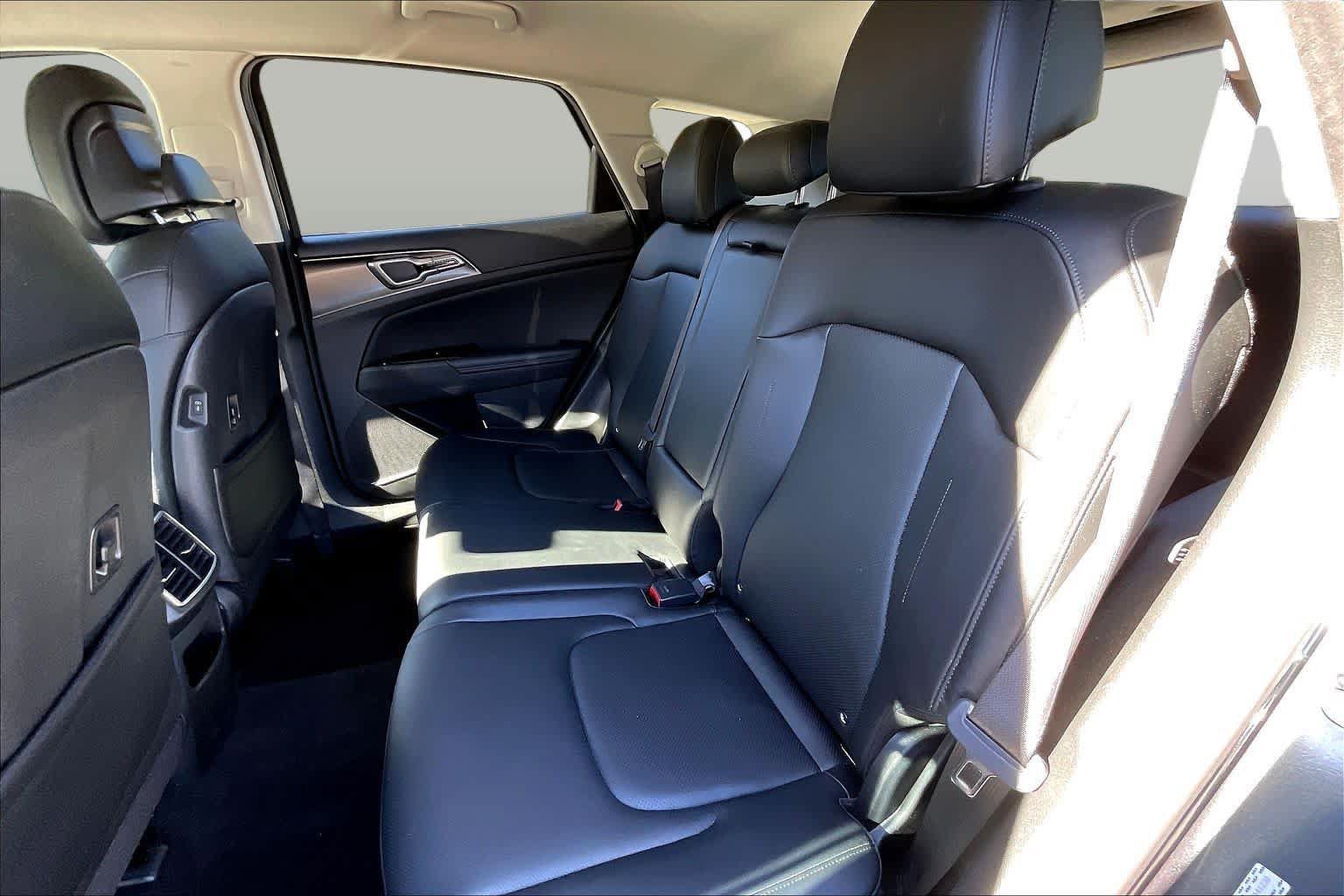 Used 2024 Kia Sportage EX FWD image 19