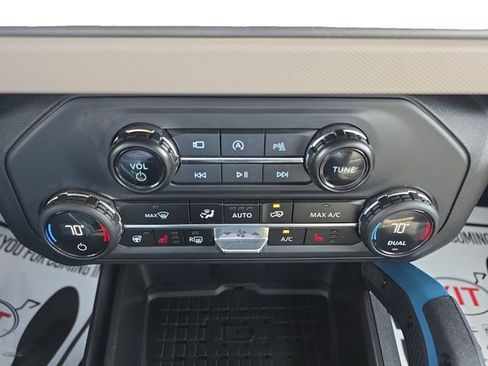 Used 2024 Ford Bronco Wildtrak image 22