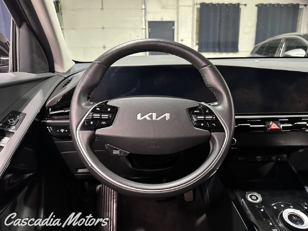 Used 2023 Kia Niro Wind w/ Wind Preserve Package FWD image 38
