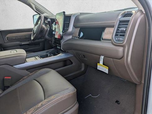 New 2026 RAM 2500 Limited AWD/4WD image 18