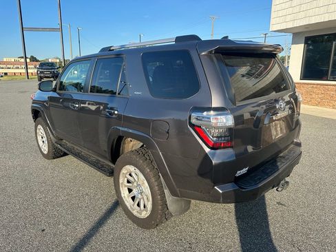 Used 2021 Toyota 4Runner SR5 AWD/4WD image 6
