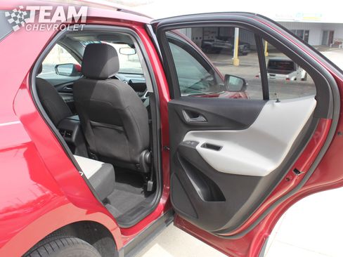 Used 2018 Chevrolet Equinox LT w/ Sun & Infotainment Package image 24