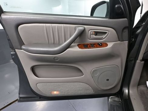 Used 2005 Toyota Sequoia Limited AWD/4WD image 16