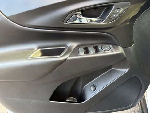 Used 2019 Chevrolet Equinox LT image 10