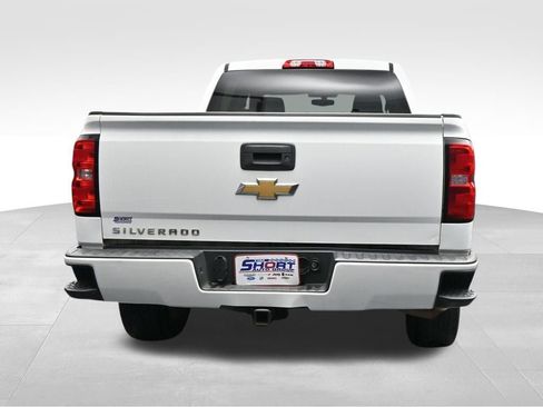 Used 2018 Chevrolet Silverado 1500 Custom w/ Custom Value Package RWD image 4