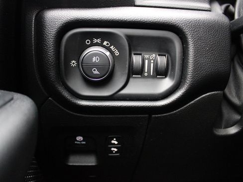 Used 2019 RAM 1500 Big Horn image 21