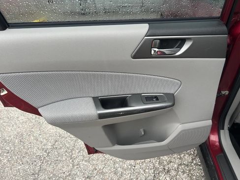 Used 2011 Subaru Forester 2.5X Premium image 15