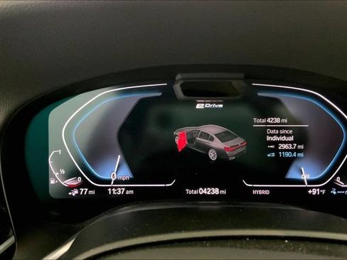 Used 2020 BMW 745e xDrive AWD/4WD image 9