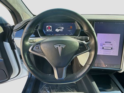 Used 2020 Tesla Model X Long Range image 8