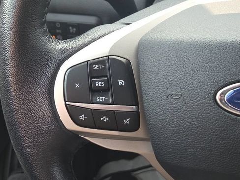 Used 2021 Ford Explorer XLT w/ Equipment Group 202A AWD/4WD image 40