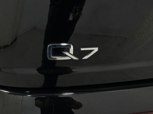 Used 2018 Audi Q7 3.0T Premium Plus w/ Premium Plus Package image 42