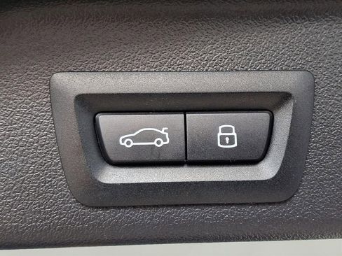 Used 2025 BMW X5 xDrive50e w/ Climate Comfort Package image 28