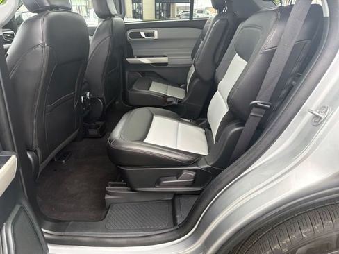 Used 2023 Ford Explorer XLT w/ Equipment Group 202A AWD/4WD image 29