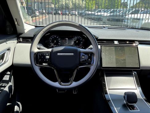New 2025 Land Rover Range Rover Velar Dynamic SE image 14