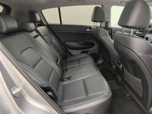 Used 2022 Kia Sportage EX w/ EX Technology Package FWD image 17