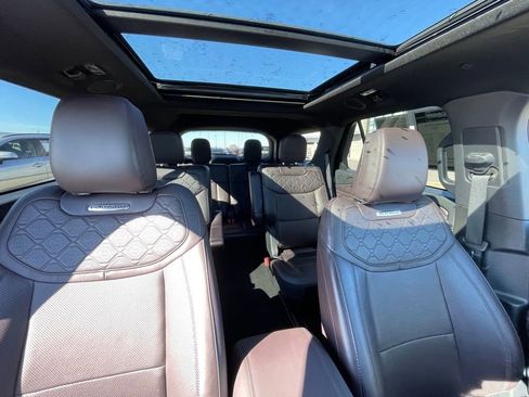 Used 2025 Ford Explorer ST-Line w/ ST-Line Street Pack image 29