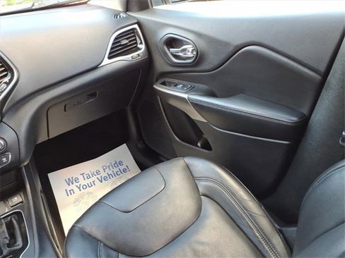 Used 2019 Jeep Cherokee Limited image 19