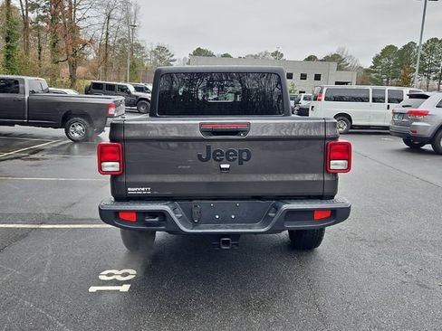 Used 2024 Jeep Gladiator Sport image 7