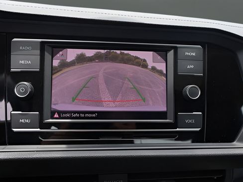 Certified 2024 Volkswagen Jetta SE FWD image 24