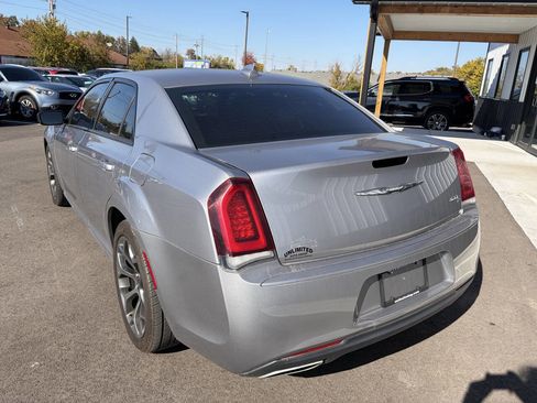 Used 2018 Chrysler 300 S image 20