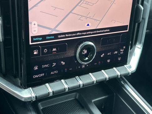 Used 2025 GMC Acadia Elevation image 29