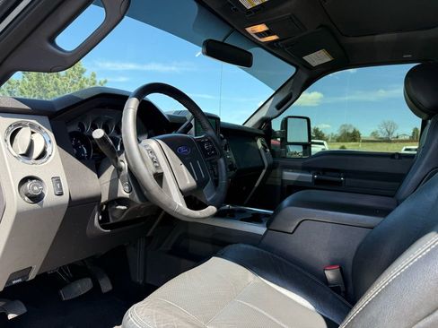 Used 2016 Ford F250 Lariat w/ Lariat Ultimate Package AWD/4WD image 16