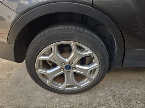 Used 2019 Ford Escape Titanium AWD/4WD image 9