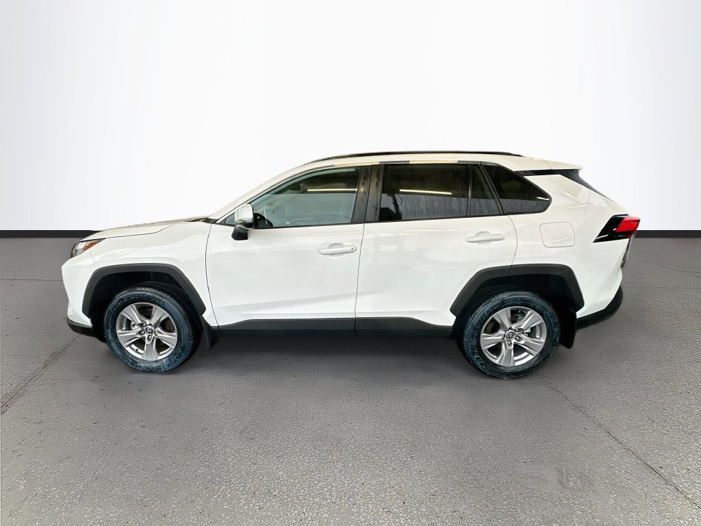 Used 2025 Toyota RAV4 XLE w/ Convenience Package FWD image 4