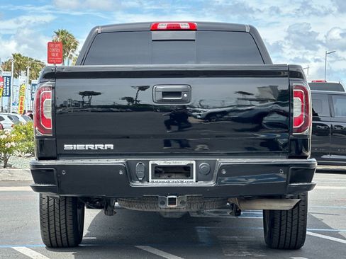 Used 2018 GMC Sierra 1500 Denali RWD image 5