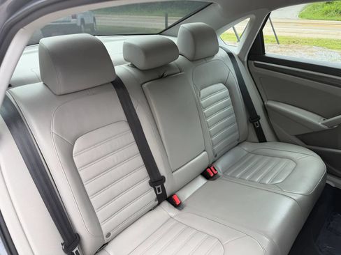 Used 2016 Volkswagen Passat 3.6 SEL Premium FWD image 24