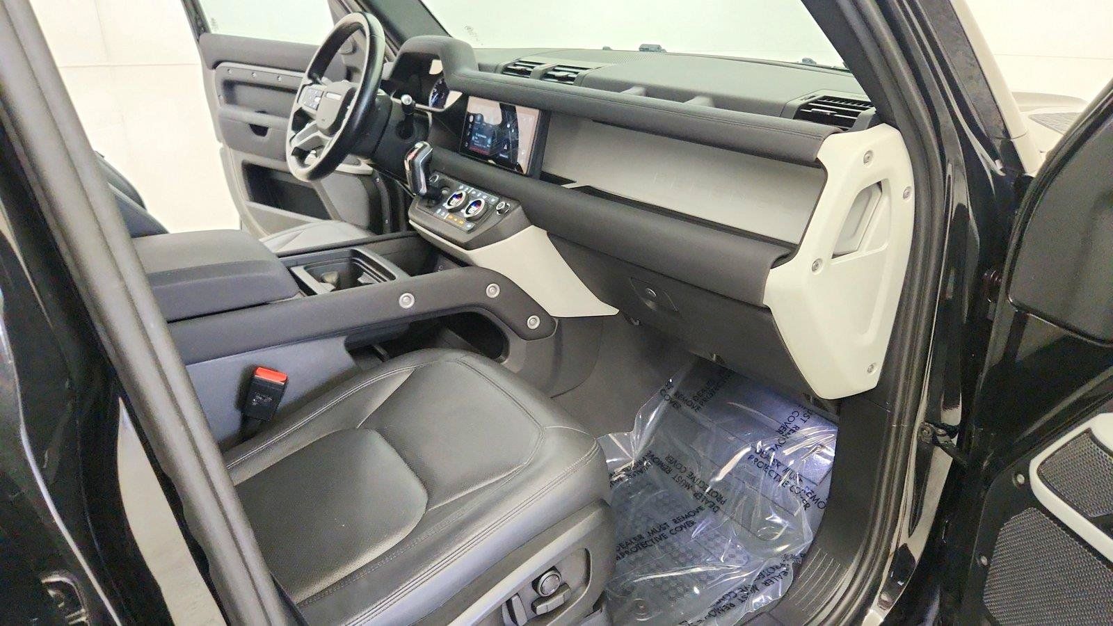 Used 2023 Land Rover Defender 110 SE AWD/4WD image 28