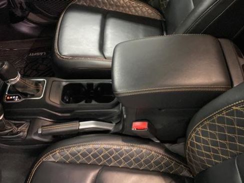 Used 2022 Jeep Wrangler Unlimited Sahara image 18