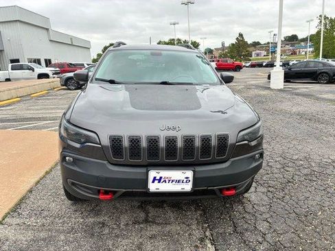 Used 2019 Jeep Cherokee Trailhawk AWD/4WD image 3