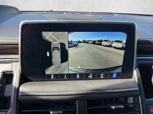 Used 2024 Chevrolet Tahoe Premier AWD/4WD image 17