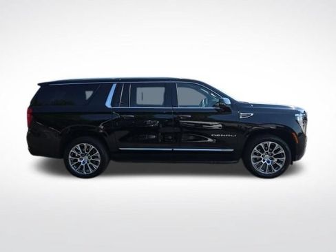 Used 2025 GMC Yukon XL Denali AWD/4WD image 6