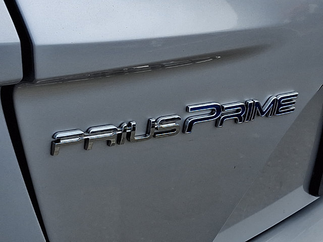 Certified 2021 Toyota Prius Prime Limited w/ Carpet Mat Package (TMS) FWD image 18