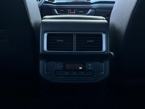 Used 2025 Volkswagen Atlas SE image 14