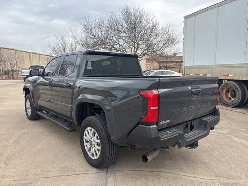 Used 2025 Toyota Tacoma SR image 7
