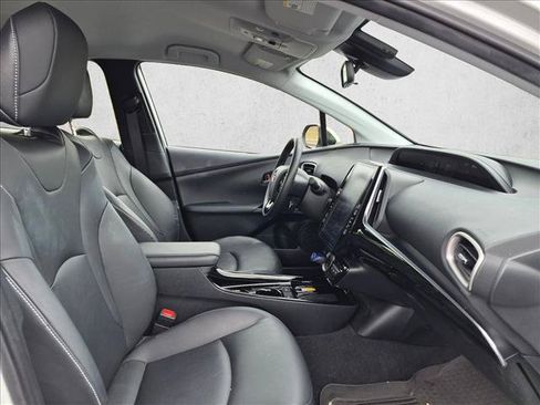 Used 2022 Toyota Prius Prime XLE FWD image 18