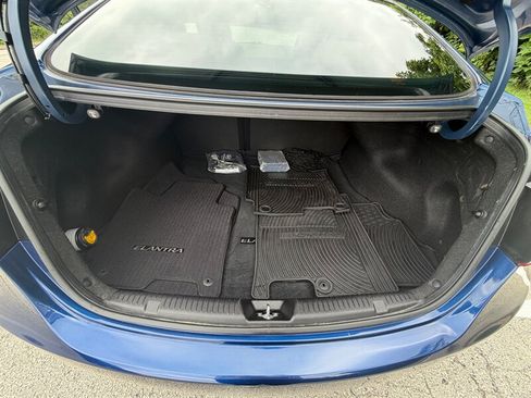 Used 2013 Hyundai Elantra GLS w/ Preferred Pkg FWD image 9